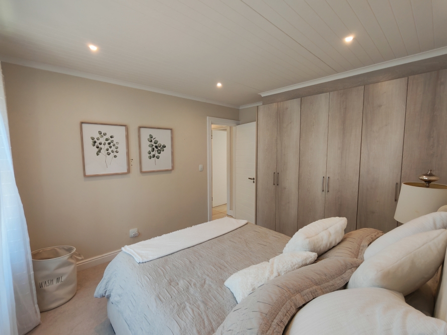 3 Bedroom Property for Sale in Kraaibosch Western Cape